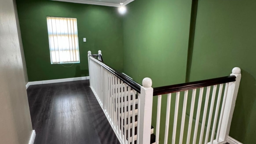 5 Bedroom Property for Sale in Overbaakens Eastern Cape